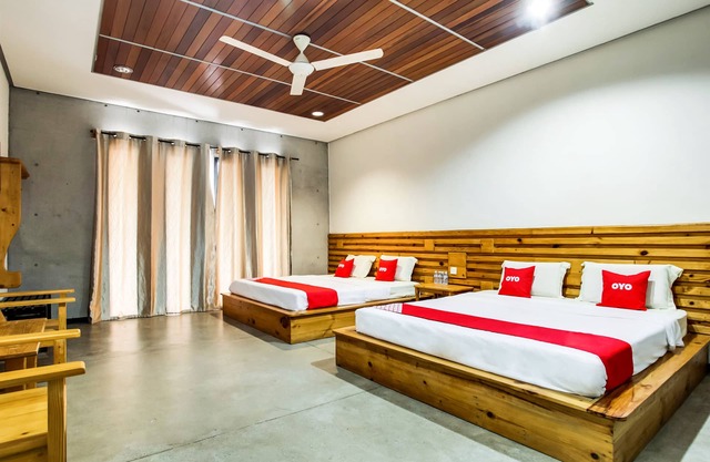 OYO 89454 Hotel Pavilion Inn