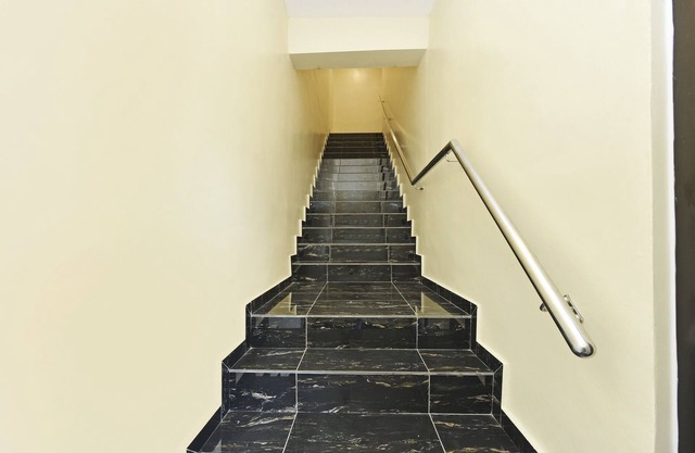 OYO 90445 Th Hotel
