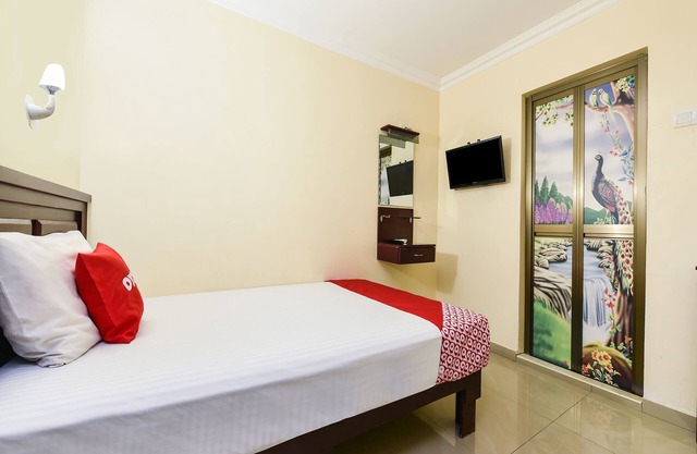 OYO 90562 J Hotel PJ