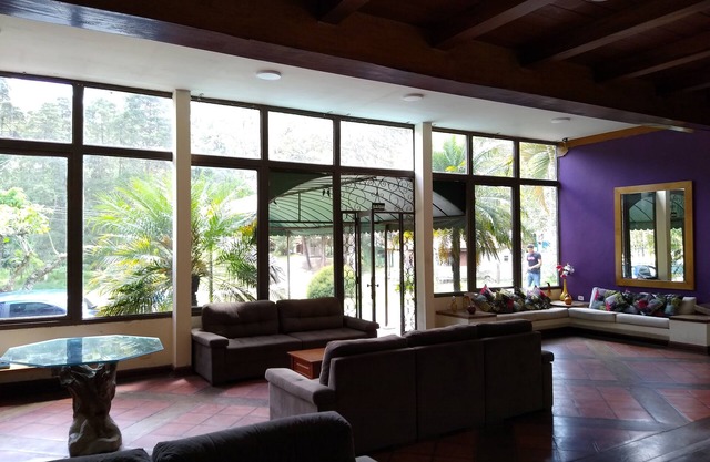 OYO Del Verde Hotel