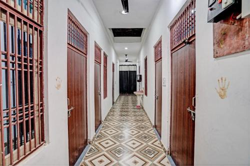 OYO Double SS Hotel