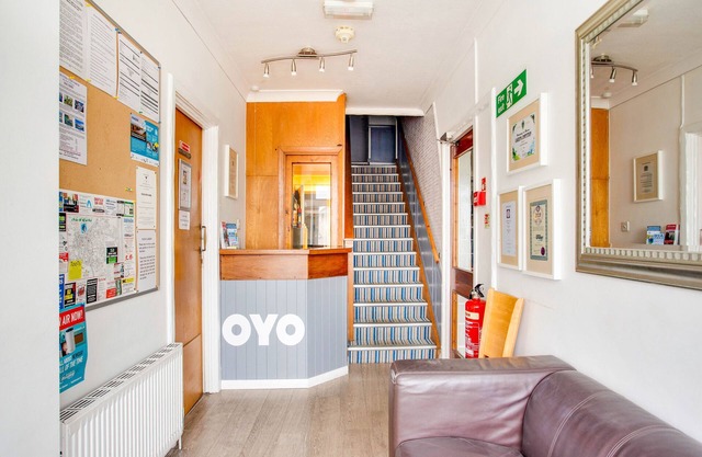 OYO Godolphin Arms Hotel