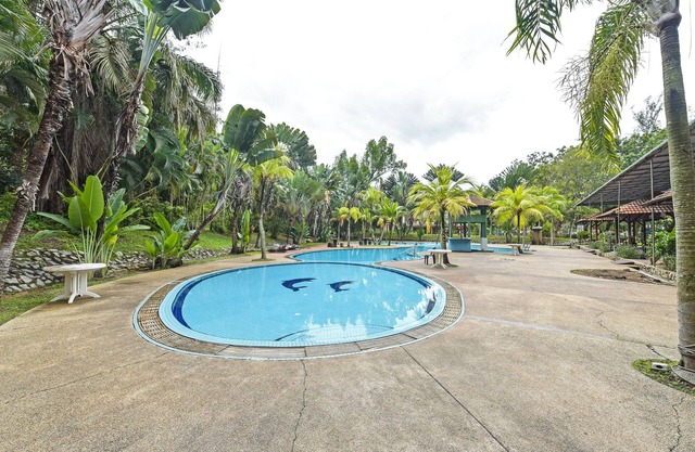 Teluk Batik Holiday Apartment