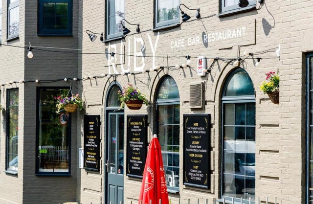 OYO Ruby Pub & Hotel