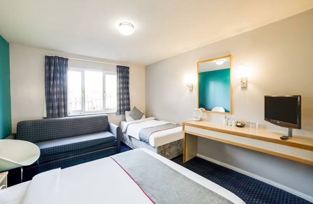 OYO Sunrise Hotel, A46 N Leicester