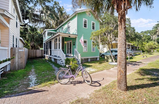 "OysterShell Cottage"...Welcome to your next Port of Call