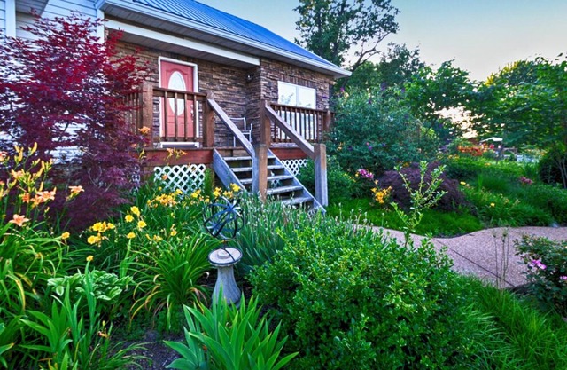 Ozark Country House, 3 chambres, 2 salles de bain, grande cour, cuisine complète, grande terrasse.