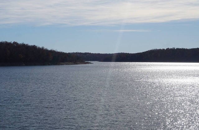 Ozark Livin '- 18 personnes, sur 10 acres - 1,6 km du lac Bull Shoals