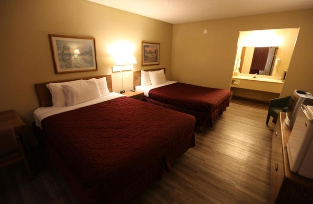 Ozark Swiss Inn