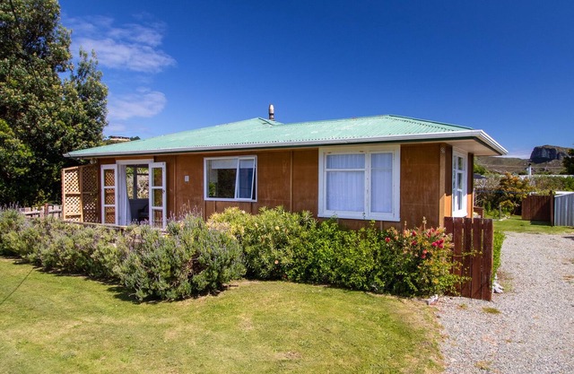 Pūponga View - Pūponga Holiday Home, PUPONGA