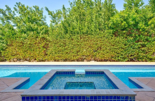 P15 - Maison de luxe de 5 chambres avec piscine privée et impuretés.