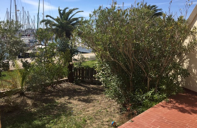 P2 terrasse et jardin, proche plage, résidence avec piscine.