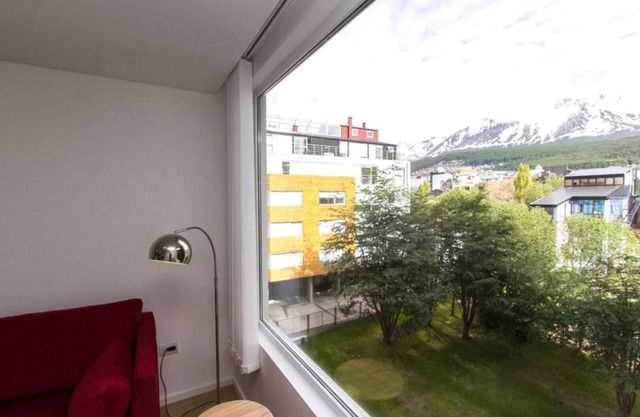 Pacific Building - Apartment with mountain views