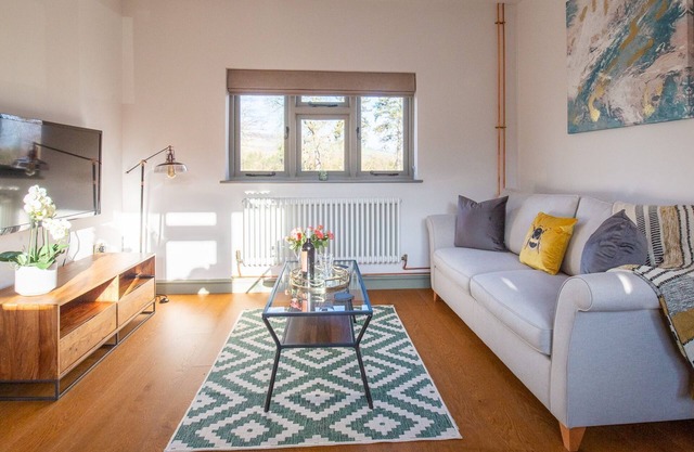 Paddock Cottage - sleeps 2 guests in 1 bedroom