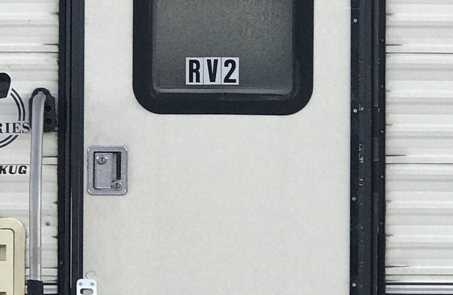 Pahrump Camper / RV2 Death Valley, guidon.