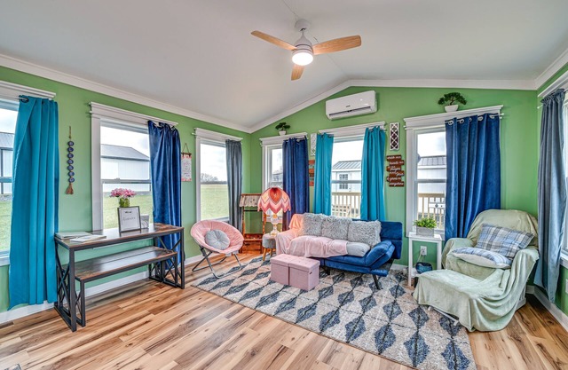 Paint Lick Escape w/ Spa Services & Deck!