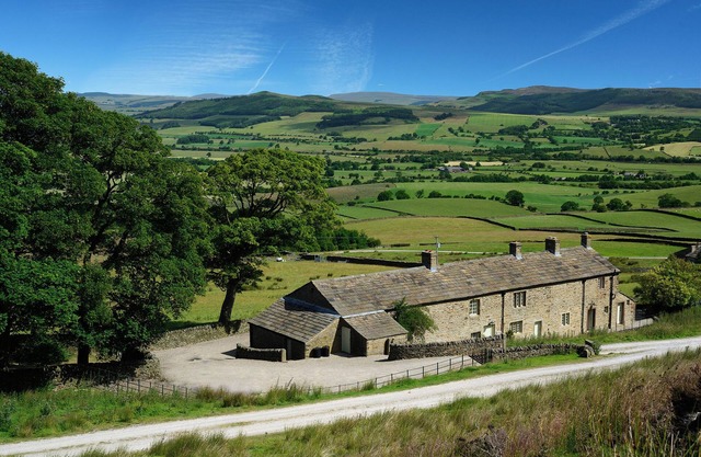 Pair of stunning cottages sleeping 14 with free breakfast