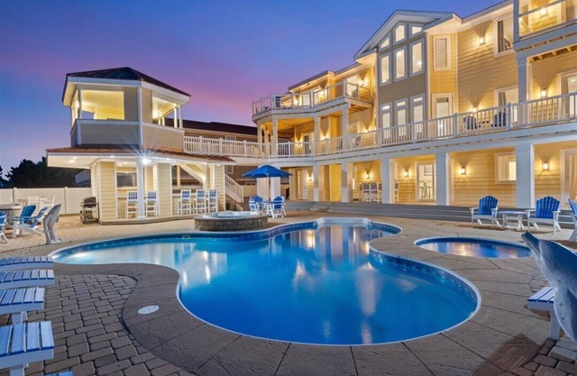 Palazzo | ft to the beach | Private Pool, Hot Tub, Dog Friendly
