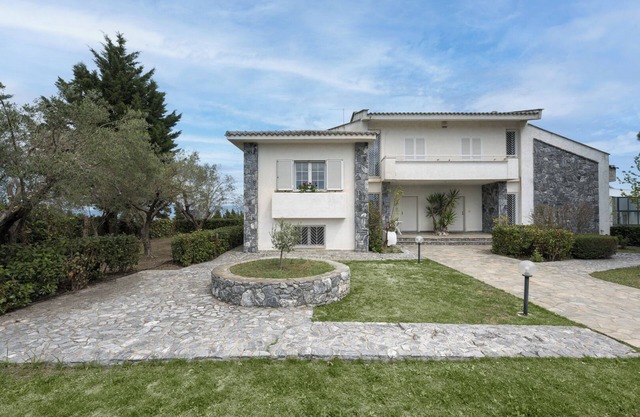 #Luxlikehome Paliouri Cottage