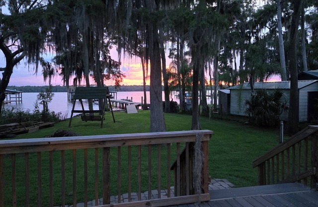 Palm Bend Retreat – Riverfront Escape on the Saint Johns River