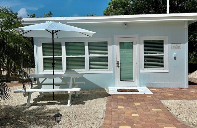 PALM COTTAGE Summer vacation Lobster and Fishing season! sleeps 4