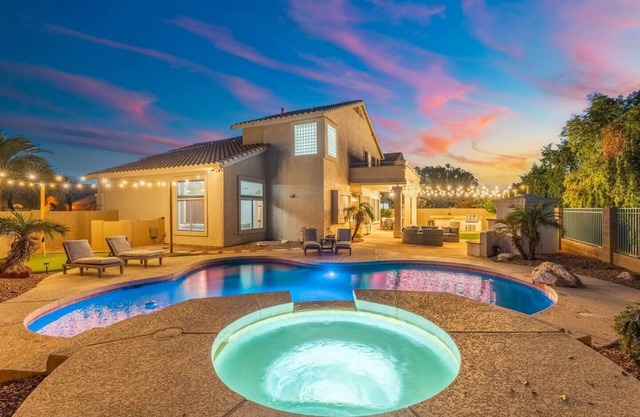 Golf Course Retreat: Pool, Spa, EV Charger, Games for Families/Friends