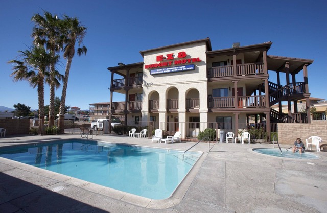 Palms Inn & Suites
