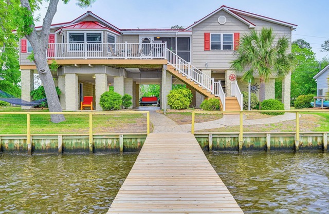 Pamlico River House w/ Private Dock & River View!