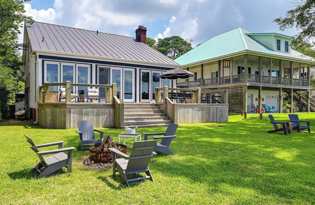 Pamlico River Vacation Rental w/ Deck & Fire Pit