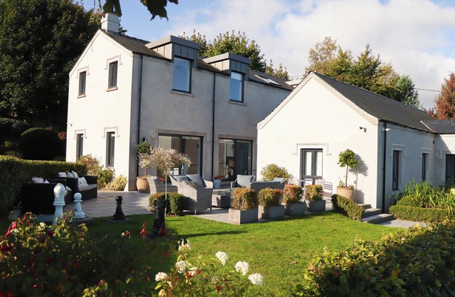 Pandora's Cottage: Experience a Luxurious Irish Escape with Tranquility Ireland