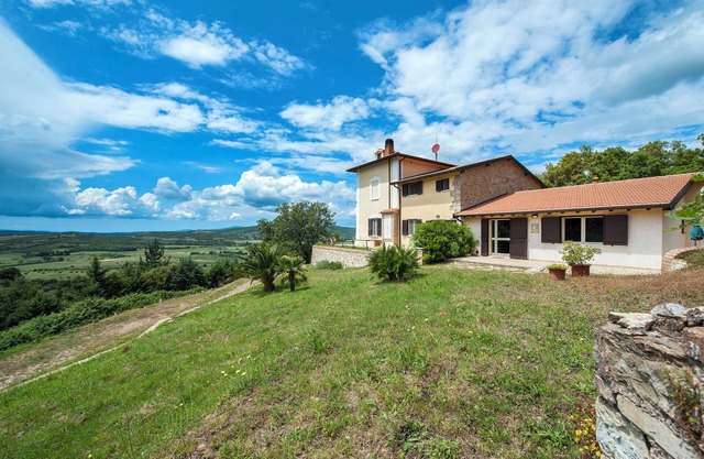 Appartement neuf pour 4 personnes au coeur de la Toscane "Il Papavero"