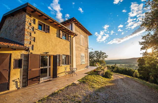Appartement neuf pour 4 personnes au coeur de la Toscane "L Olivo"