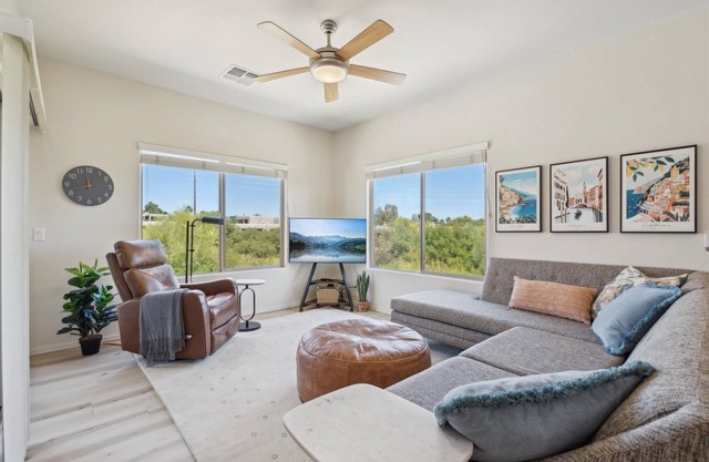 Panorama View - Mountain Views - Community Pool