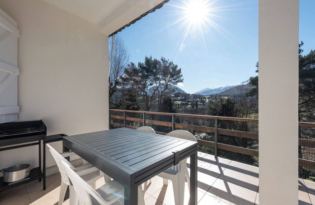 Chalet Panoramique à Bagnères-de-Bigorre Vue Pic du Midi Jardin et Parking Privé
