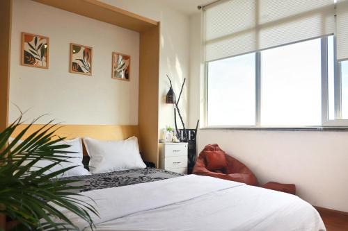 Panoramic City Views -15th Floor Studio Apartment