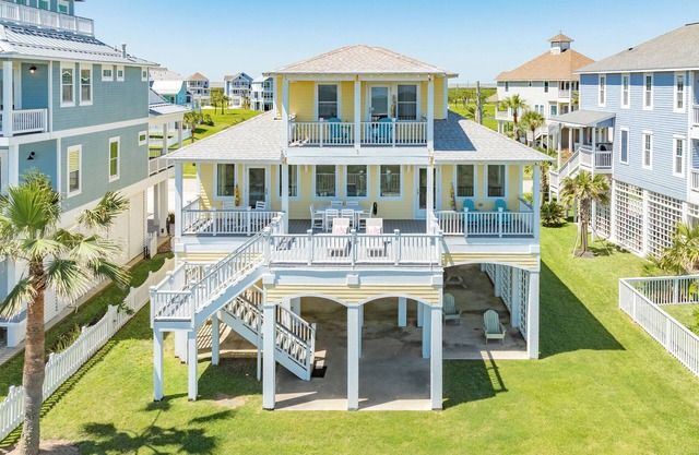 Panoramic Gulf View Home w/ Elevator, 3 Decks + Community POOL, Hot Tubs & More