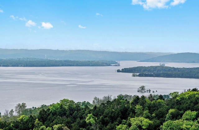 Panoramic Lake View-Foosball-Arcade-Near Sdc w Free Tickets-Newly Renovated