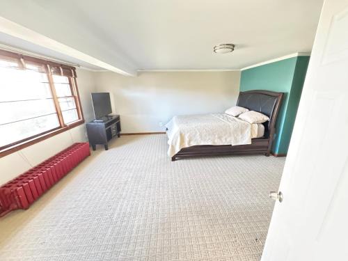 Panoramic Lakeview Suite Ultimate Comfort and Serenity