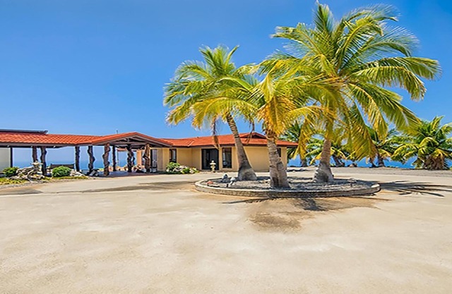 B&B panoramique avec vue sur l'océan sur la côte de Kohala - Tarif hiver 195 $. Tarif été 175 $
