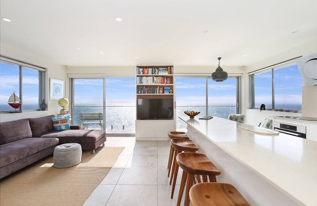 Vues panoramiques sur l'océan depuis chaque chambre! Superbe unité de 2 chambres Bondi Beach