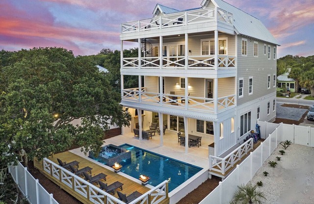 Panoramic Roof Deck, Infinity Pool | Isle Be Back