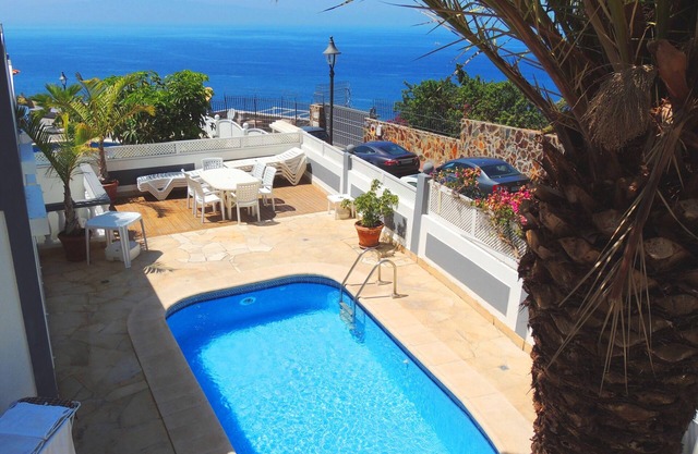 Incroyable Villa Panoramique Vue Mer, nr Plage / Marina / Village, Piscine Htd, AC WiFi UKTV