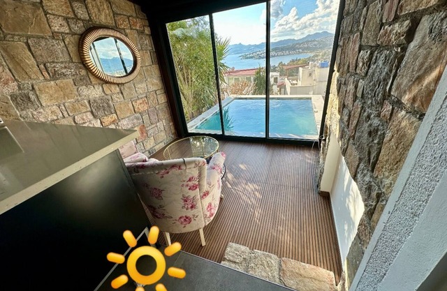 Panoramic Triplex with Jacuzzi