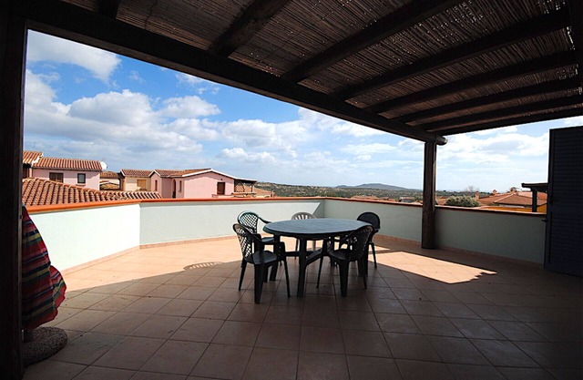 VILLA PANORAMIQUE AVEC PISCINE À DEUX PAS DE LA MER