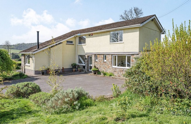Pant y Cwtsh, KIDWELLY