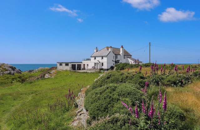 Pantalon y Hyman, RHOSCOLYN