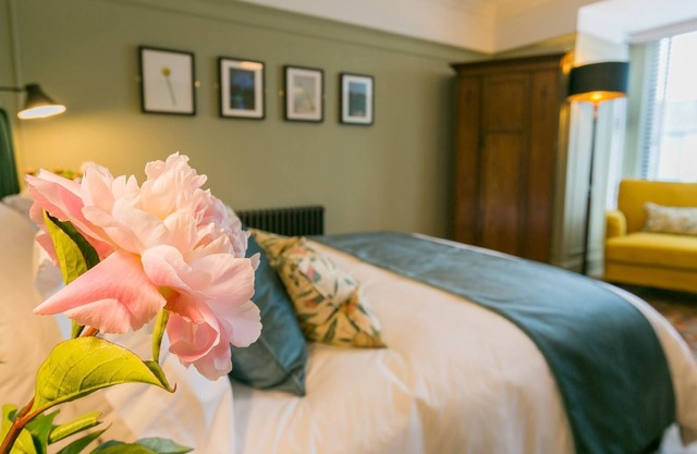 Pantiles - a sea view that sleeps 8 guests in 4 bedrooms