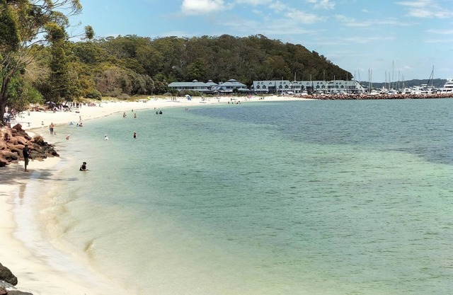 Pantowora Beach Gem. Close to the beach and shops.