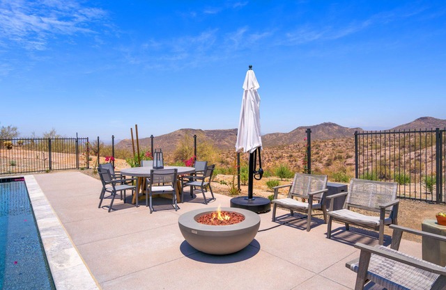Paradise Canyon-Pool-Spa-Putting Green-Bocce ball - Estate 3