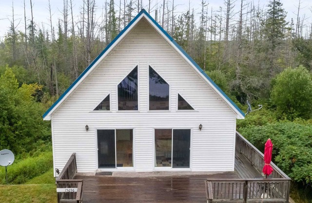 PARADISE CHALET - Adorable location toute l'année sur Paradise Lake - 6 personnes